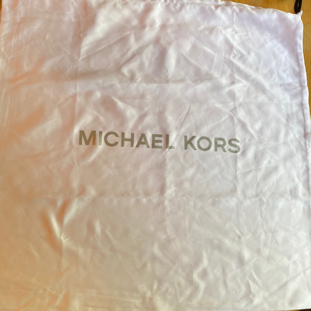 Michael Kors dust bag 21,5” in great condition